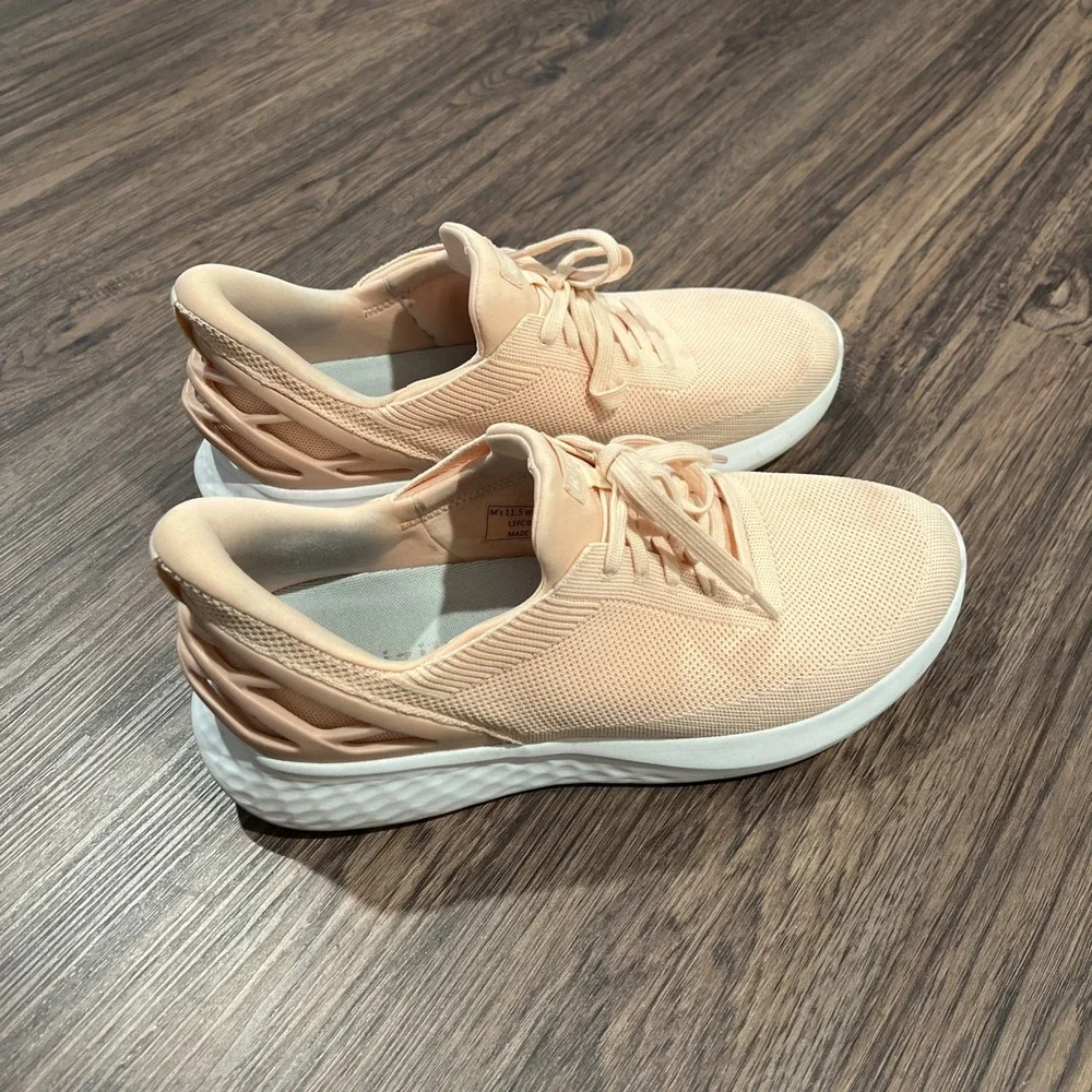 KIZIK ATHENS Peaches N Cream Easy Slip In Sneakers Shoes M's 11.5 Wide/W 13wide